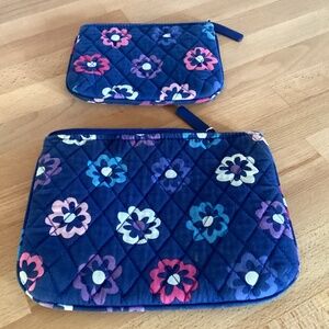 Like New Vera Bradley Set Cosmetic Bags